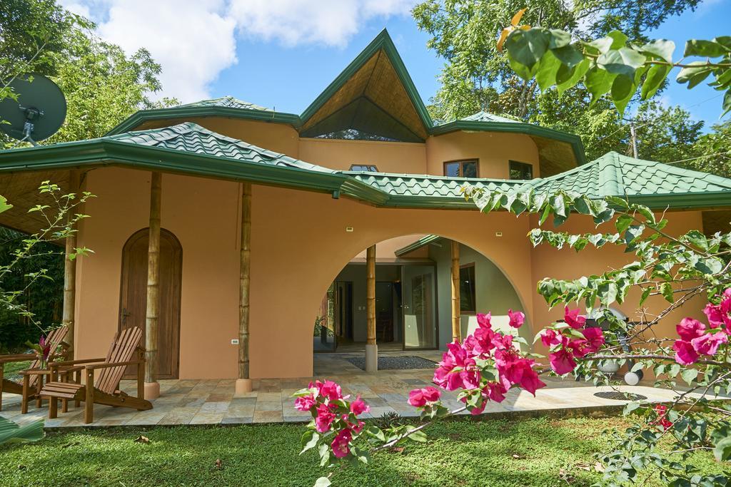 Bed and Breakfast Manoas Uvita Exterior foto
